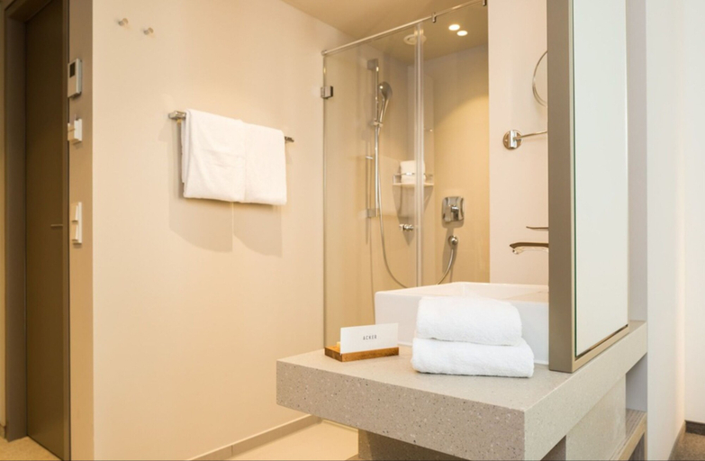 Bathroom 5, Das ACKER Hotel, Neuburg-Schrobenhausen