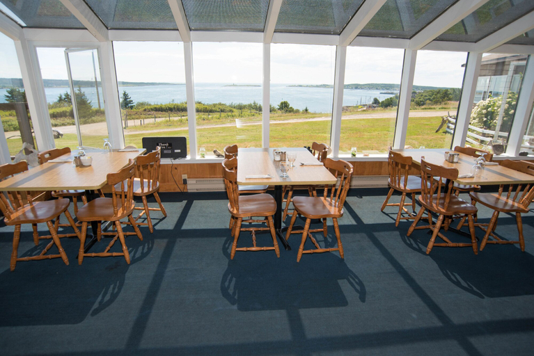 Food & Drinks 5, Brier Island Lodge, Digby