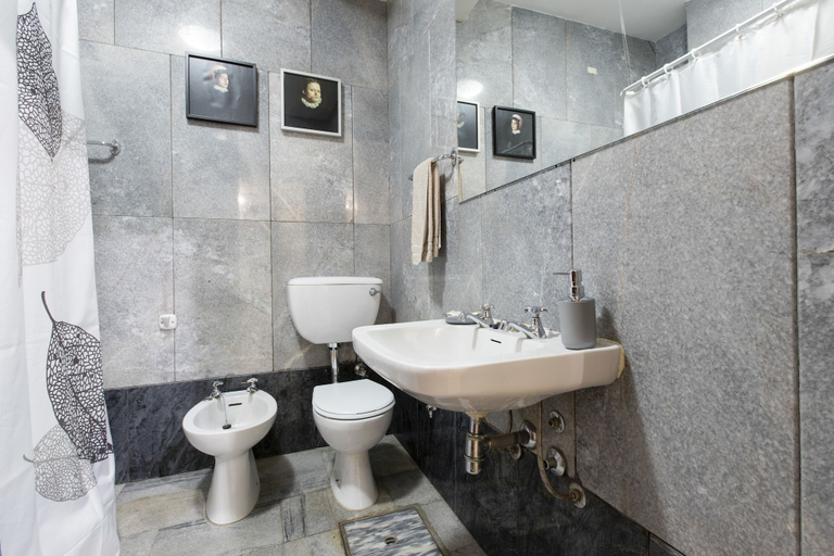 Bathroom 4, LV Premier Clerigos RE2, Porto
