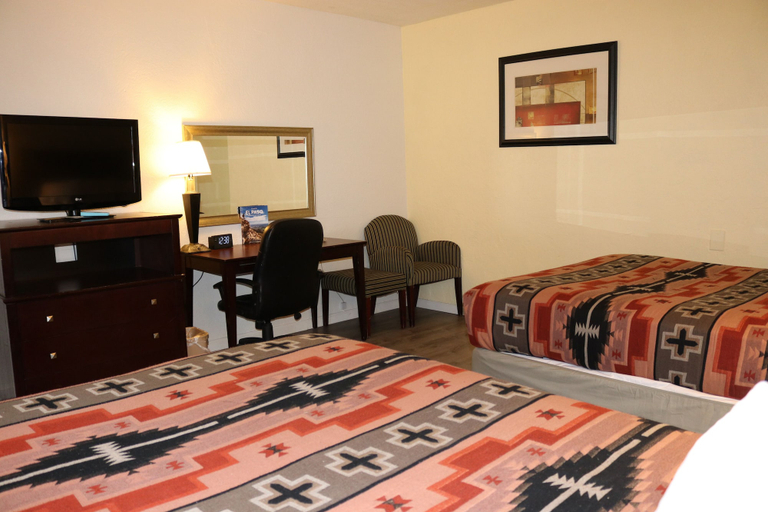 Bedroom 3, The Classic Desert Aire Hotel, Otero