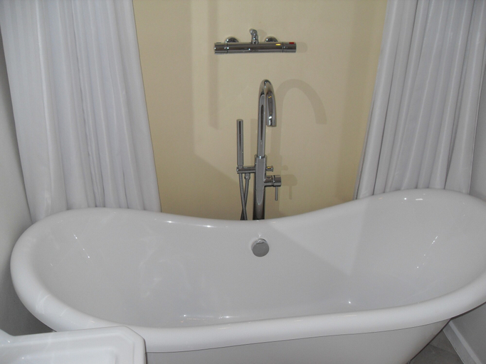 Bathroom 5, Jessop House, Gloucestershire