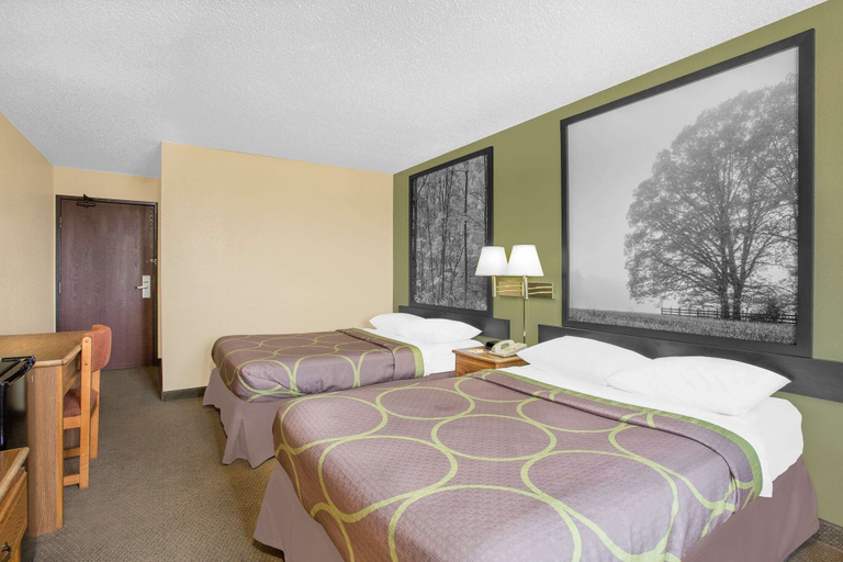 Bedroom 3, Super 8 by Wyndham Roanoke VA, Roanoke