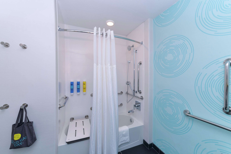 Bathroom 4, Tru by Hilton Coppell DFW Airport North, Dallas
