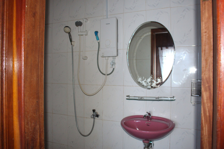 Bathroom, Terre de Lumiere, Saen Monourom