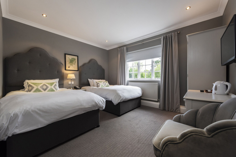 Bedroom 4, Statham Lodge Hotel, Warrington
