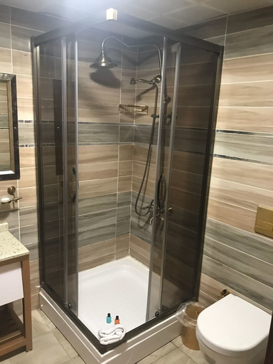 Bathroom 4, Ozcelik Hotel, Salihli