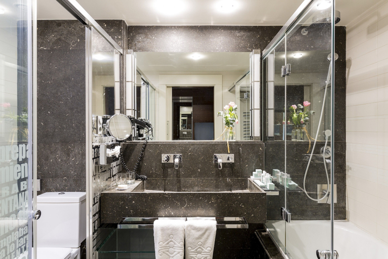 Bathroom 4, Parador de Granada, Granada