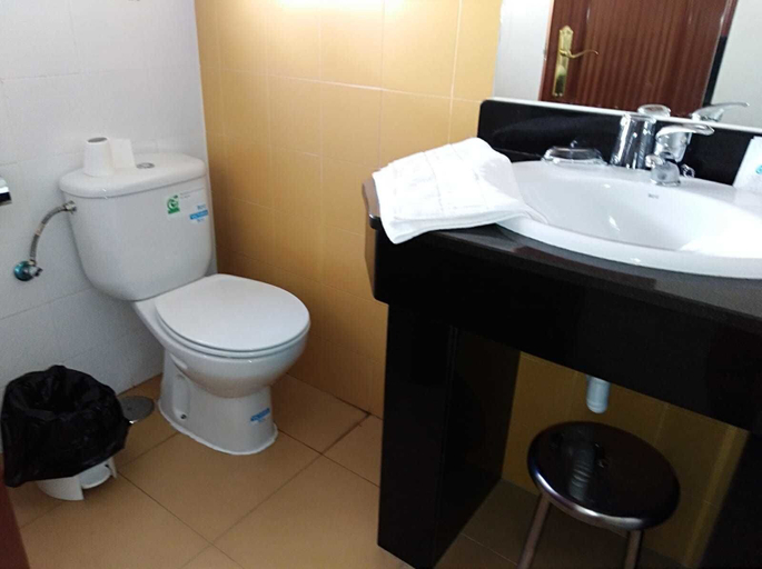 Bathroom 3, Hotel Cervantes, Badajoz
