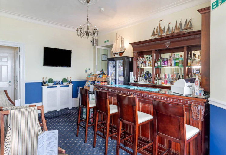 Food & Drinks 4, Anacapri, Cornwall