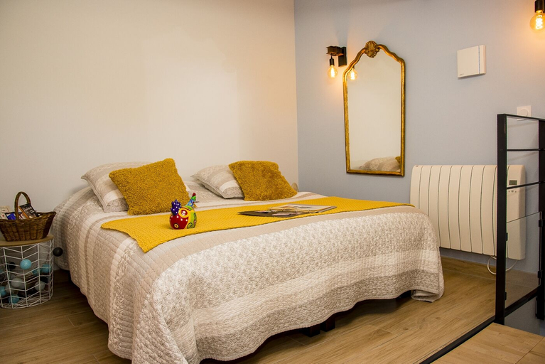 Bedroom 2, Paradis, Haute-Savoie