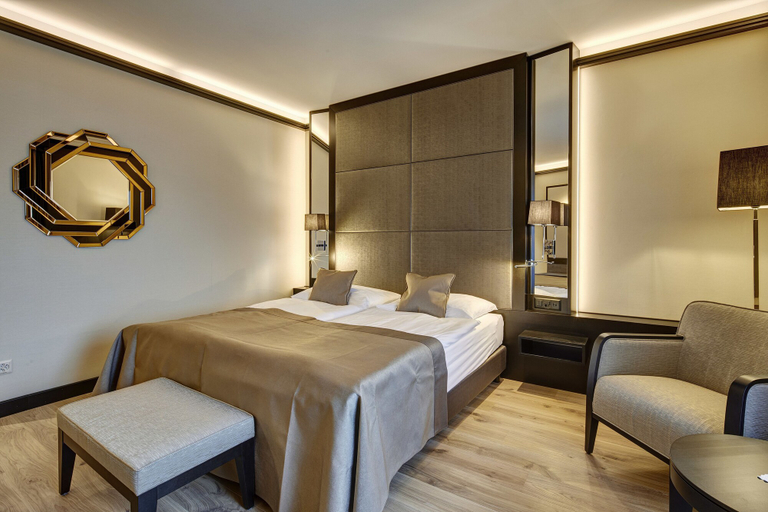 Bedroom 3, Hotel Alpina, Luzern