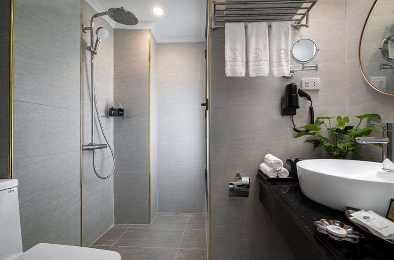 Bathroom 5, Hanoi Backpackers Hostel & Rooftop bar, Hoร n Kiแบฟm
