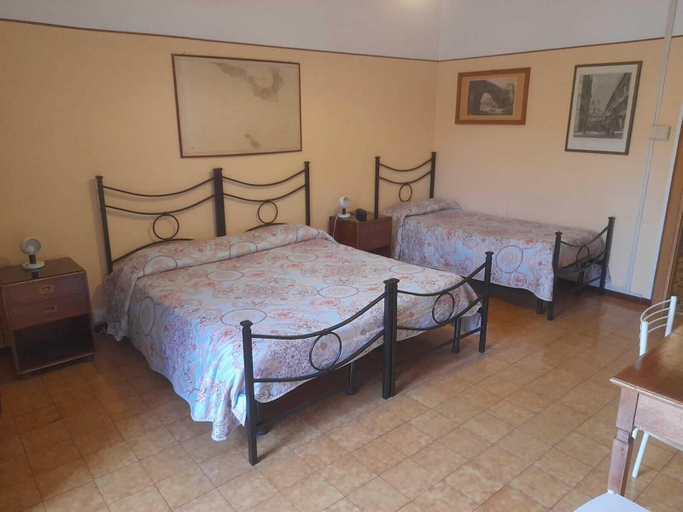Bedroom 3, Hotel Touring, Rome