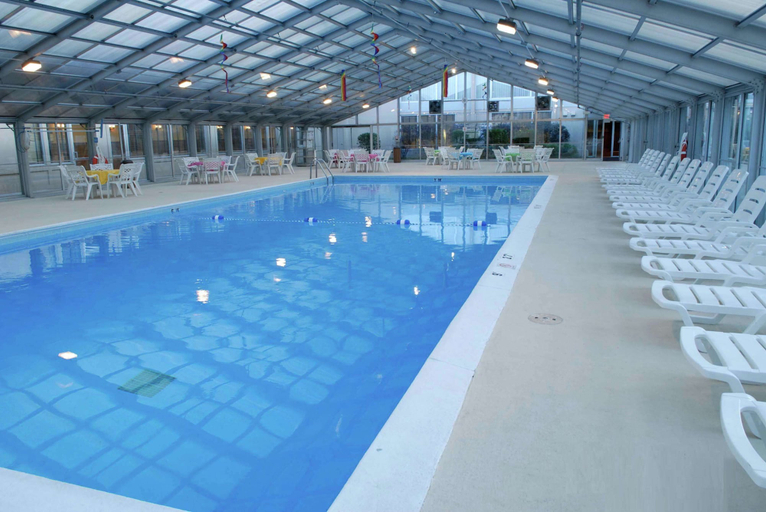 Sport & Beauty 2, DoubleTree by Hilton Libertyville - Mundelein, Lake