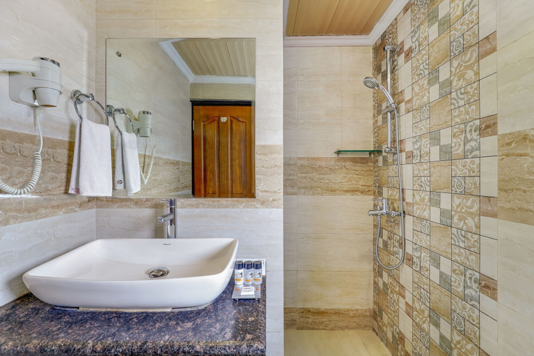 Bathroom 4, Summit Hermon Hotel & Spa, Darjiling