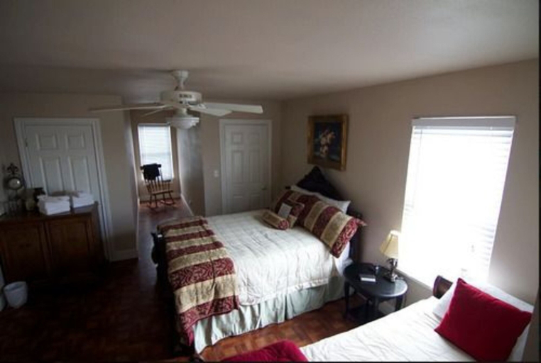 Bedroom 2, Davis Mountains Inn, Jeff Davis