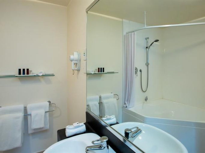 Bathroom 4, Distinction New Plymouth Hotel, New Plymouth