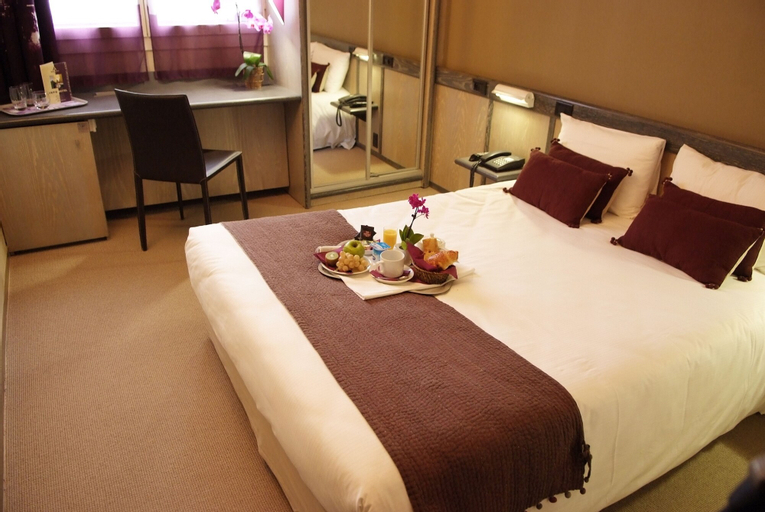 Bedroom 2, Hôtel Gratte-Ciel Ariana, Rhône