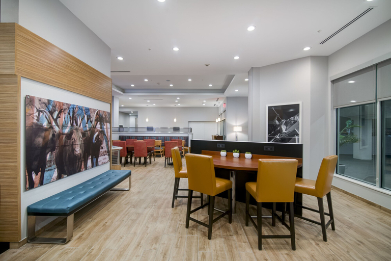 Food & Drinks 5, TownePlace Suites Fort Worth University Area/Medical Center, Fort Worth