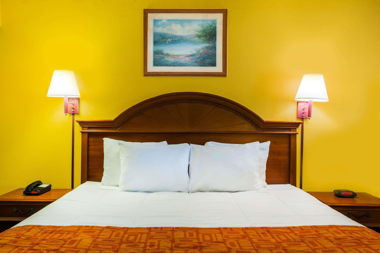 Bedroom 3, Howard Johnson by Wyndham Panama City, Bay