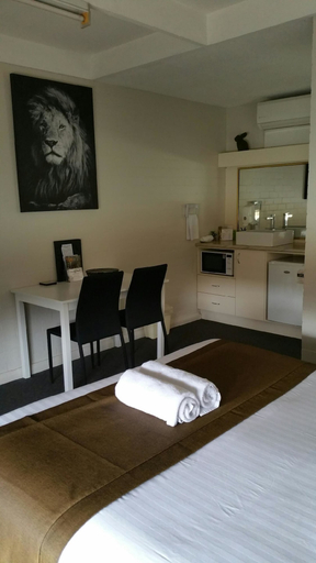 Bedroom 3, Bidgee Motor Inn, Hay