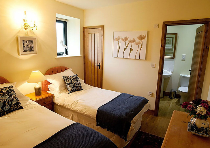 Bedroom 2, Lackford Lakes Barns, Suffolk