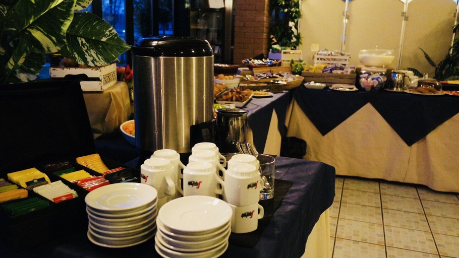 Food & Drinks 5, Albergo della Roccia, Parma