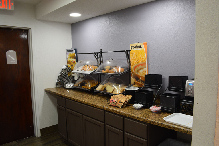 Food & Drinks 5, Microtel Inn & Suites by Wyndham Baltimore BWI Airport, Anne Arundel