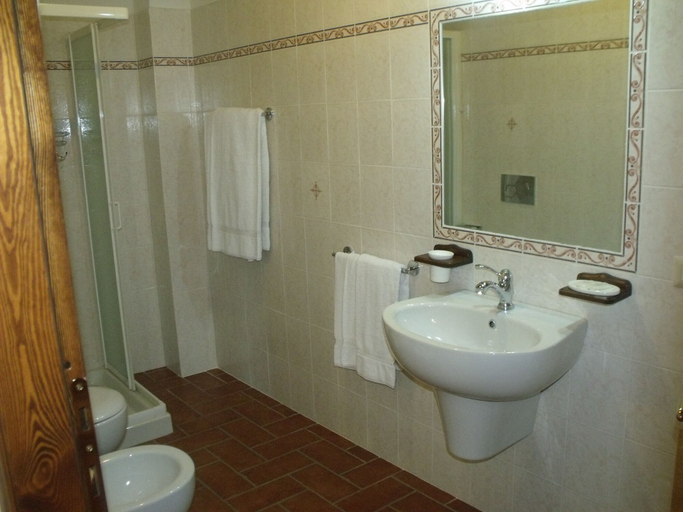 Bathroom 4, Il Viaio, Florence