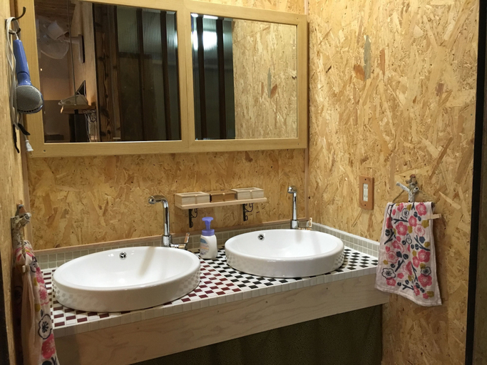 Bathroom 3, Guesthouse Kiten - Hostel, Gifu