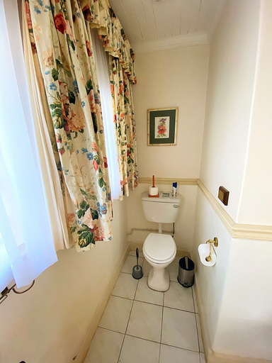 Bathroom 4, Sherwood's Country House, Mopani