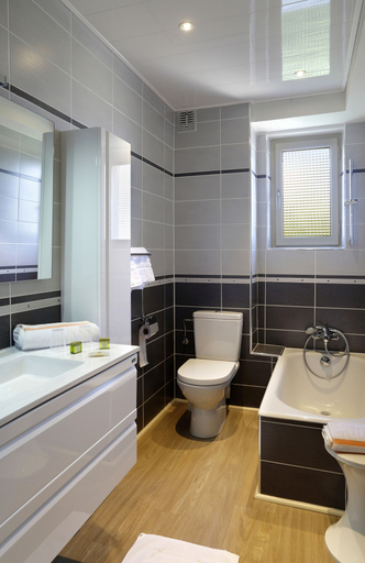 Bathroom 4, Hôtel A l'Ombre des Marronniers, Haute-Savoie