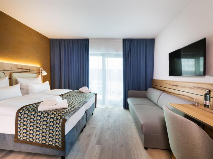 Bedroom 2, Walhalla Zen Hotel Regensburg, Regensburg