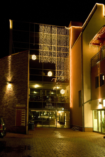 Exterior & Views 2, Holiday Beach Budapest Wellness & Conference Hotel, Budapesti