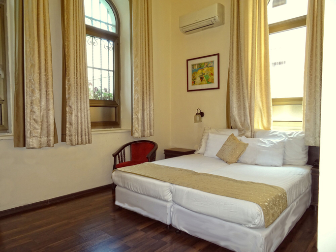 Bedroom 4, Little House in Bakah, Jerusalem