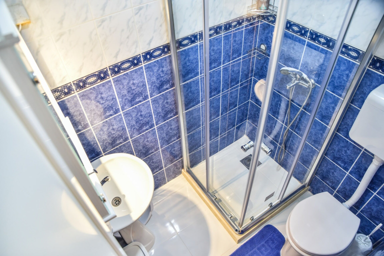 Bathroom 2, Villa Oleander