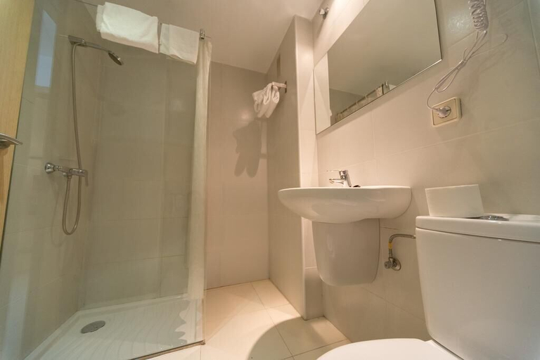 Bathroom 4, Apartamentos Embat, Baleares