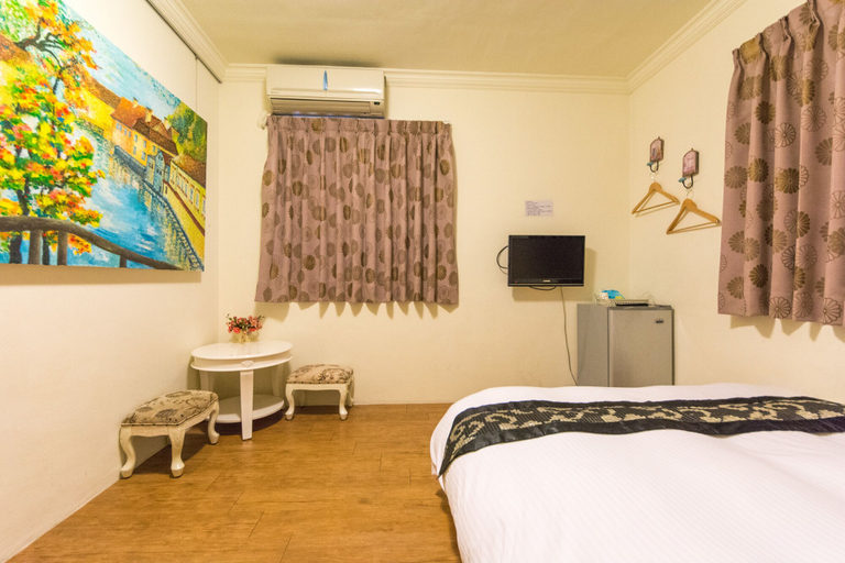 Bedroom 2, Fengchia Provence, Taichung