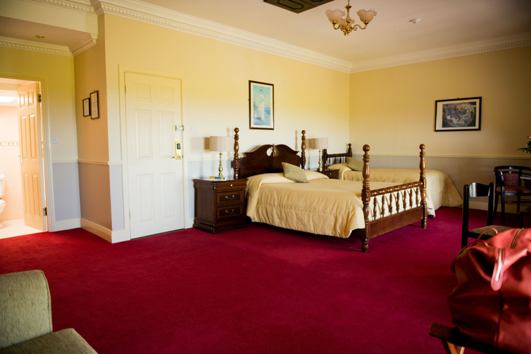 Bedroom 2, Aran View Country House