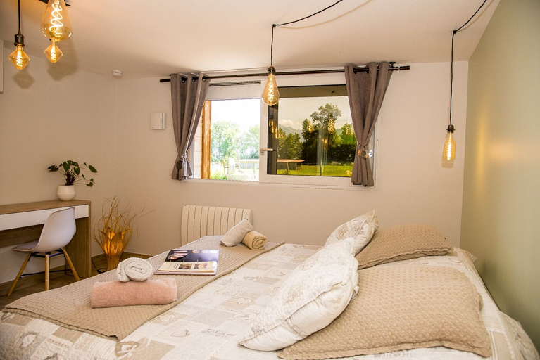 Bedroom 4, Paradis, Haute-Savoie