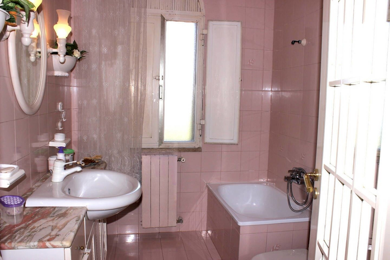 Bathroom 3, Villa Le Tre Marie, Syracuse
