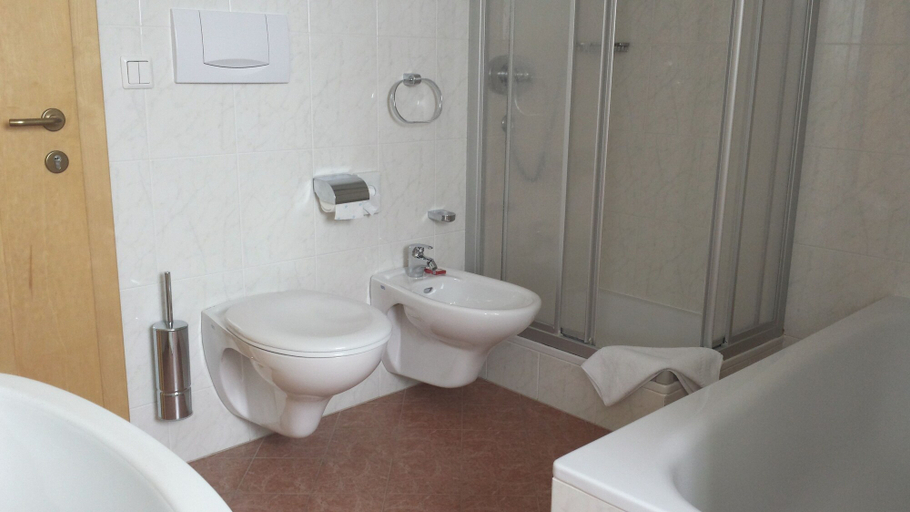 Bathroom 4, Reschnerhof, Bolzano