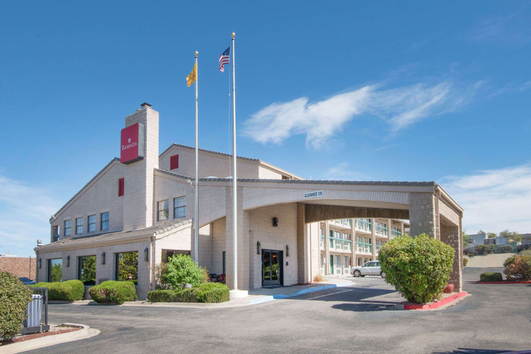 Ramada by Wyndham Albuquerque Airport, Bernalillo