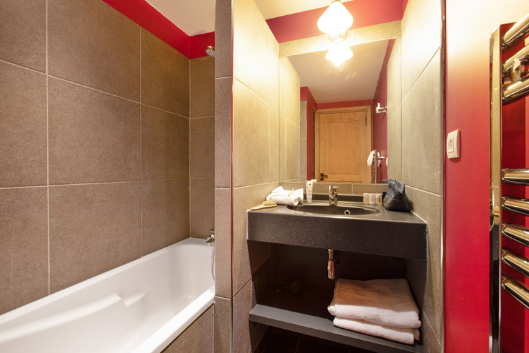 Bathroom 4, Pierre & Vacances Résidence premium Les Crêts, Savoie