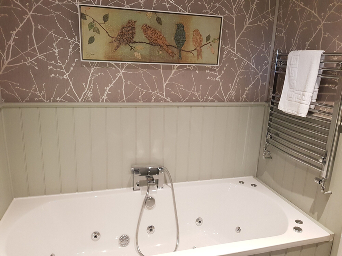 Bathroom 3, Hawthorn Farm Cottages, Kent