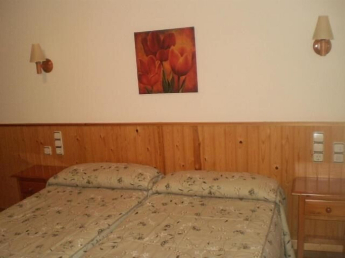 Bedroom 2, Hostal Pernalle, Lleida