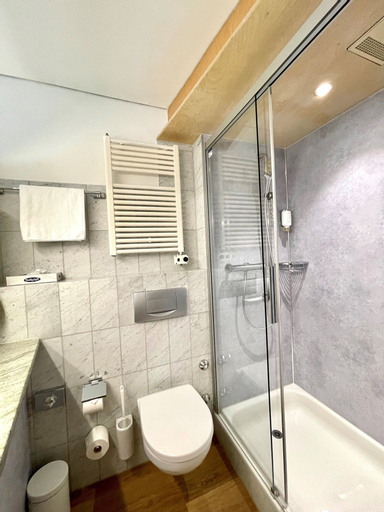 Bedroom 4, Hotel Balsthal, Thal