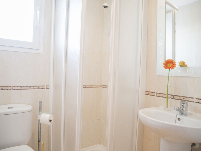 Bathroom, Marineu Doña María, Castellón