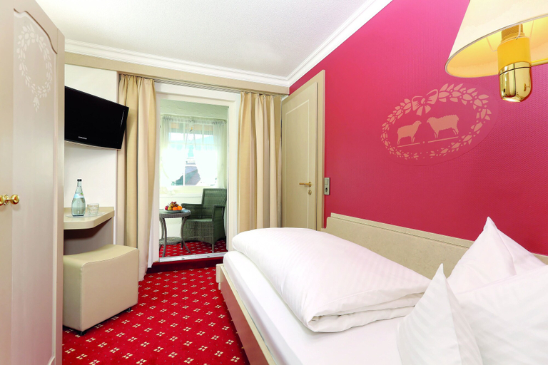 Bedroom 4, Hotel Lamm, Freudenstadt
