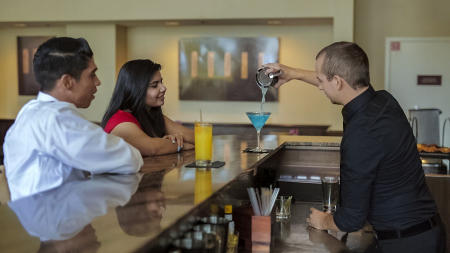 Food & Drinks 5, The Grand Hotel, Santa Clara